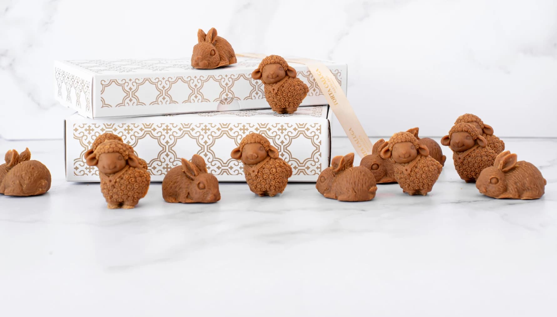 Figuras de chocolate Torta Caluga